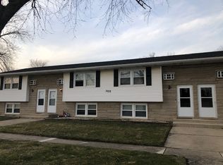 301 E Mondamin St #3, Minooka, IL 60447