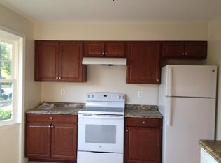 3705 Foxfield Ln, Fairfax, VA 22033