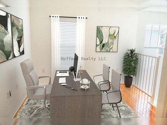 4th image of 402 S Willow Ave APT B