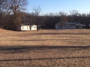 902 N 1st St, Madill, OK 73446