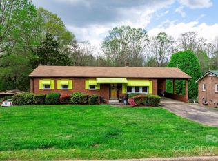 808 S Caldwell Ave, Newton, NC 28658