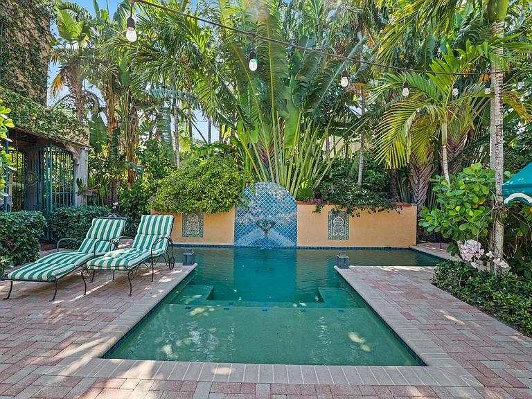 325 Greymon Dr — Photo 44