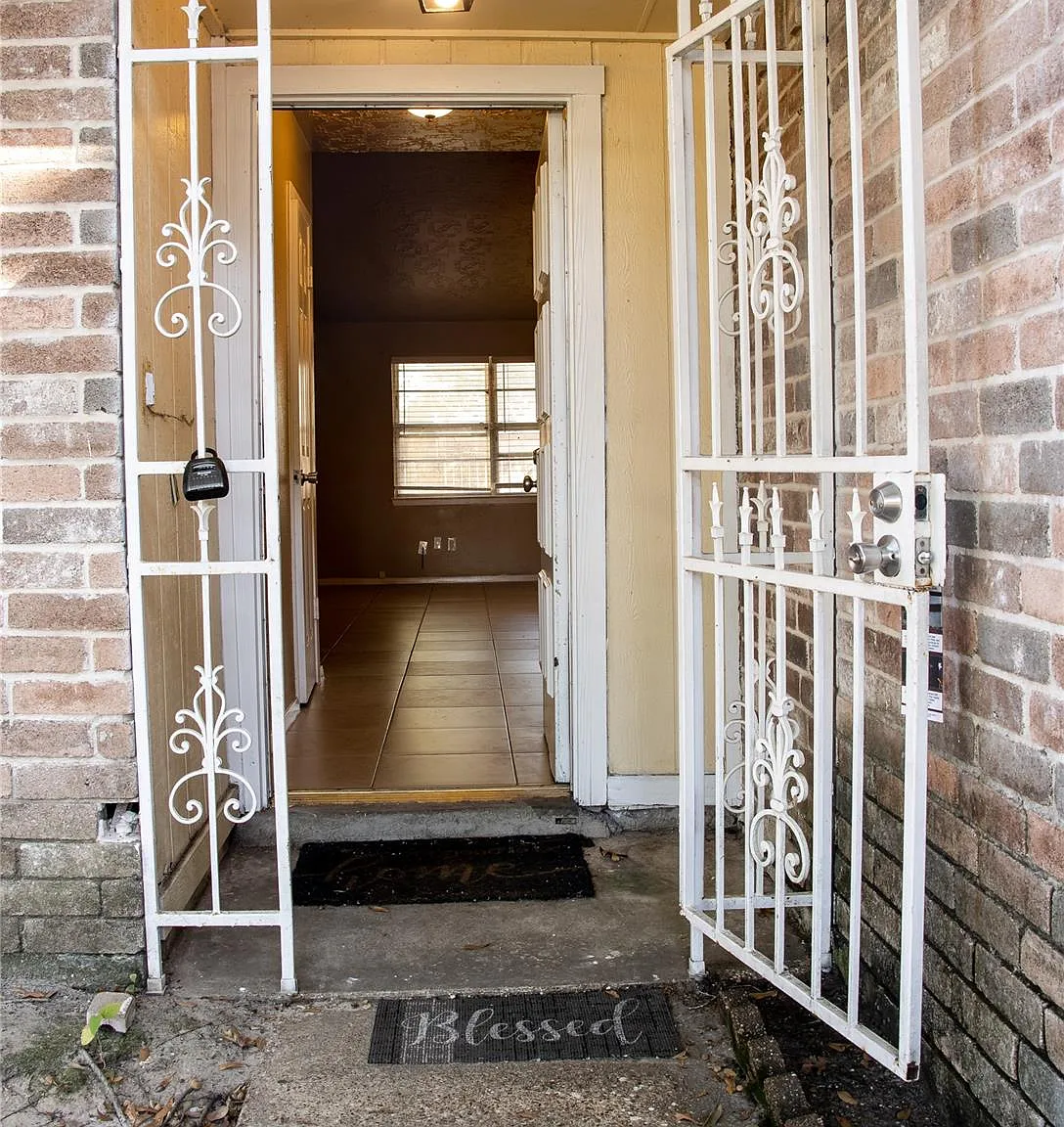 4 bed, 2.0 bath, 1756 sqft, $1,695 — Photo 2