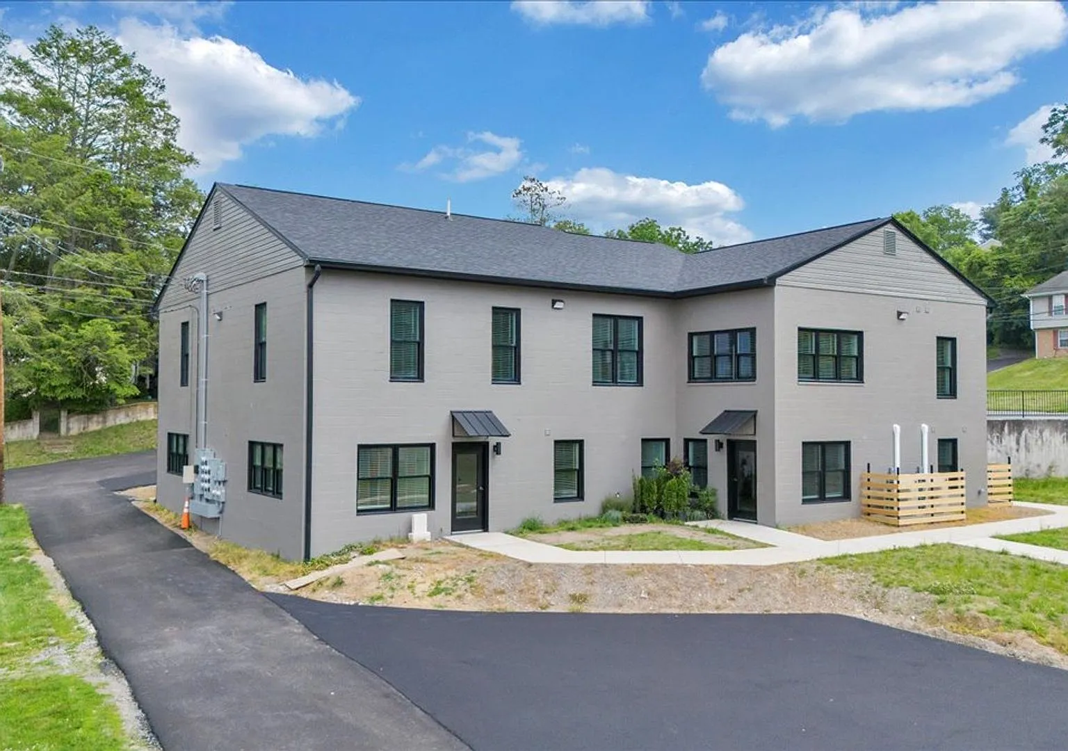 Recently Renovated 1BR Apartment in Vinton - Premium Finishes! — Photo 4
