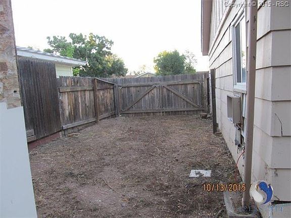 A nice fenced yard for pets.