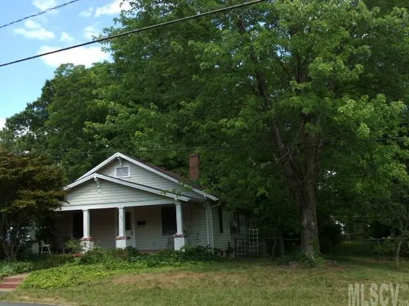 1138 15th St NE, Hickory, NC 28601