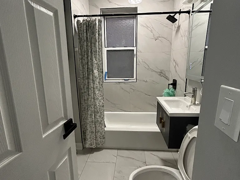 955 N Central Park Ave #1 — Photo 4