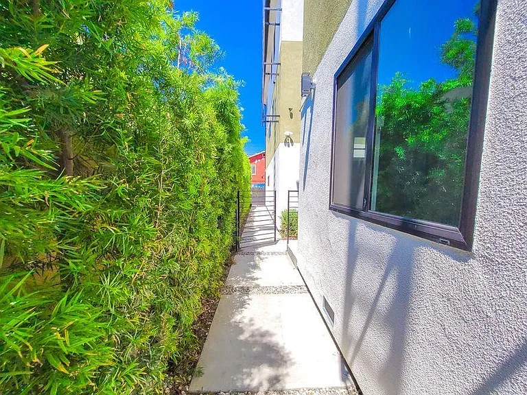 1809 S New Hampshire Ave — Photo 13