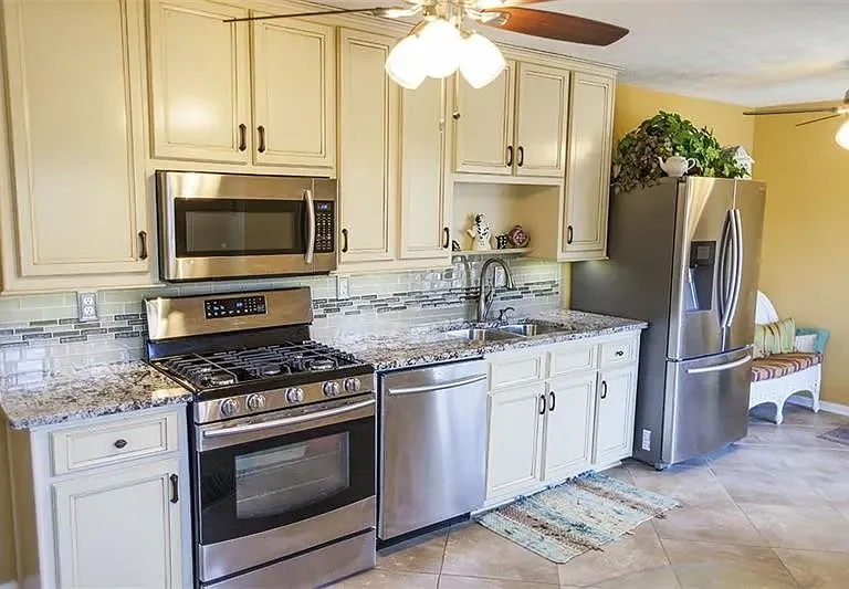 Ember Cir — Photo 11