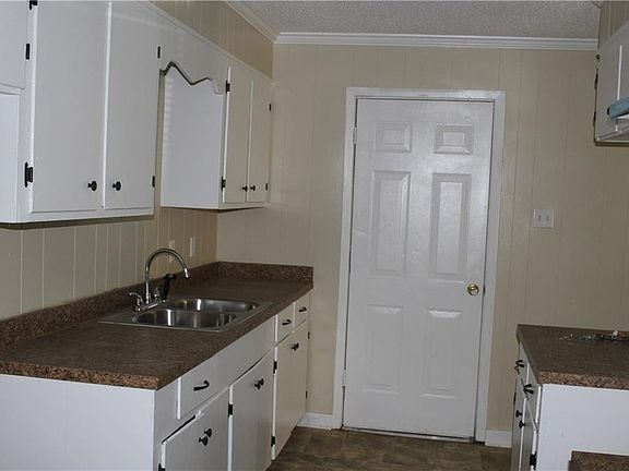 3rd image of 129 Michelle Dr