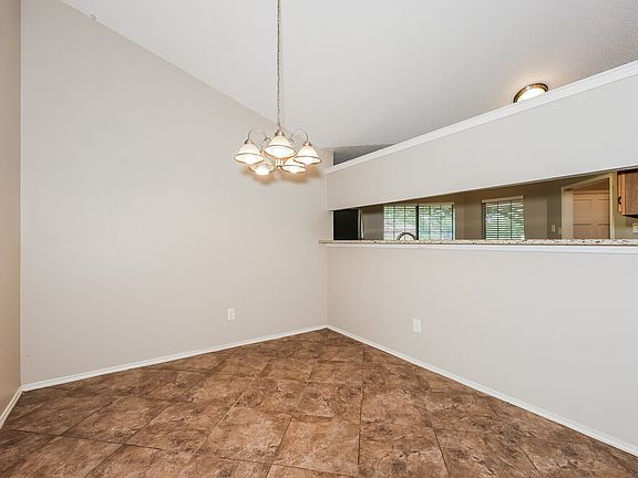 5th image of 1237 Essex Dr