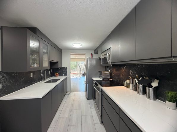 3 bedroom rental in Surrey — photo 12