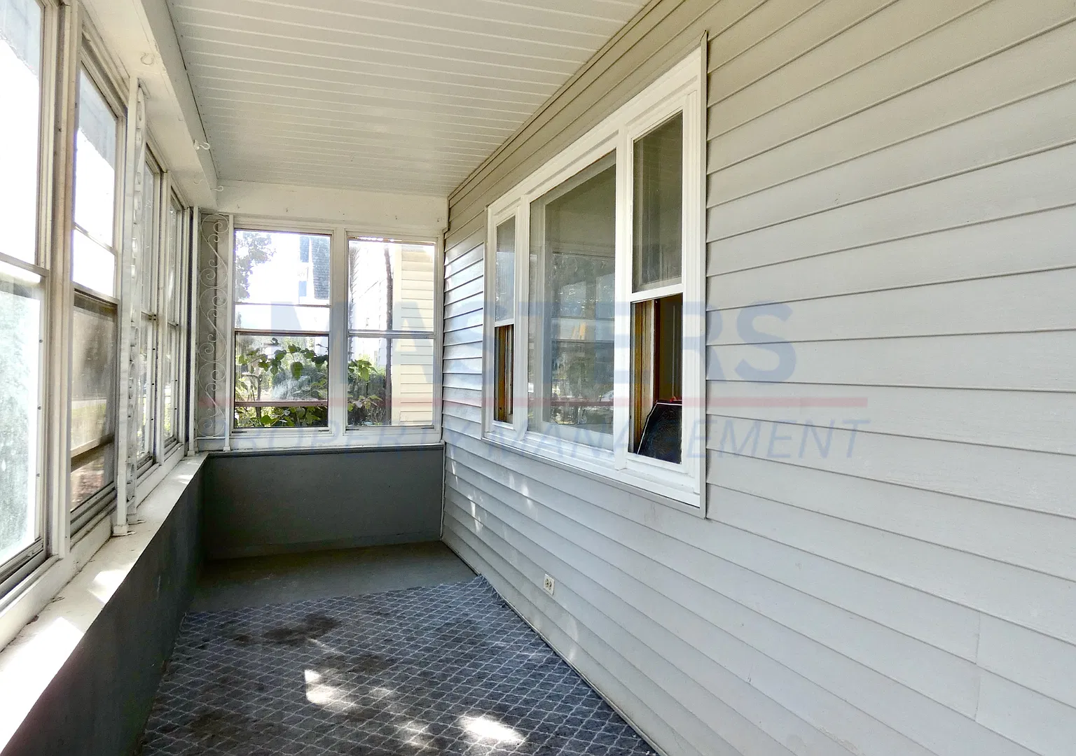 Comfortable 3-Bedroom Toledo Home with Kitchen Appliances Included! — Photo 1