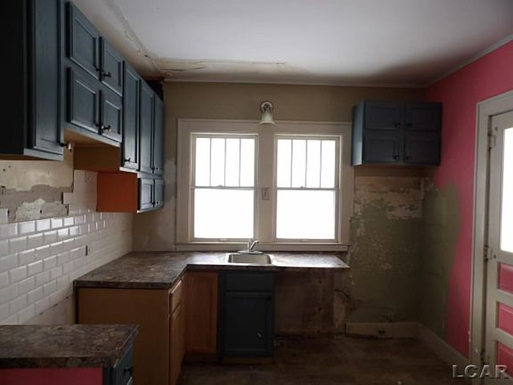 2nd image of 229 Clinton St