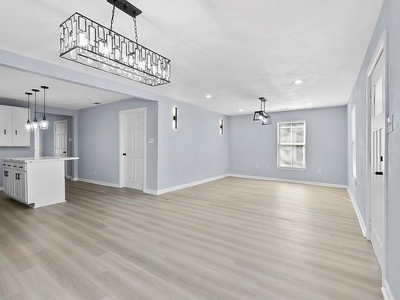 5th image of 8413 Safeguard St