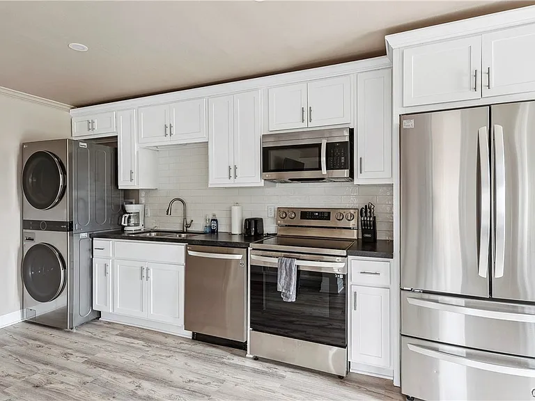 40 Lakeview Cir #1 — Photo 10