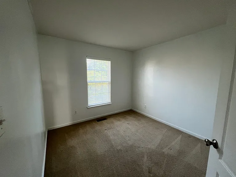 803 Carnaby St — Photo 20