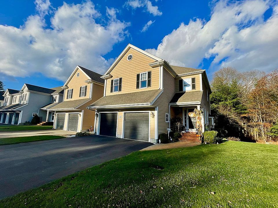 1st image of 12 Surrey Ln