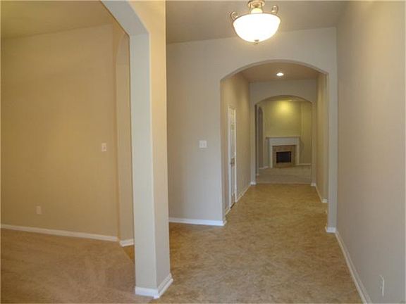 3rd image of 1737 Silver Bend Dr