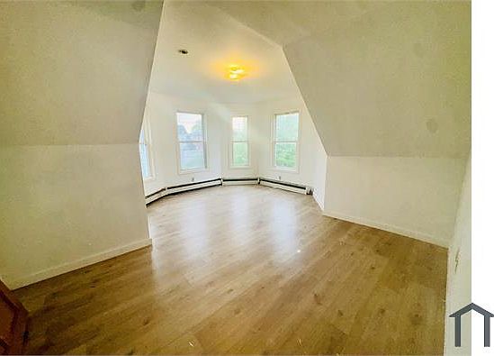 4th image of 470 Wood Ave #3
