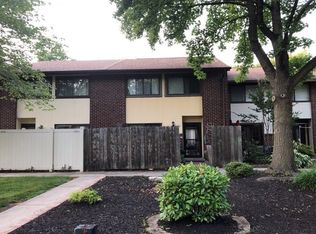 32 Bayberry Ct, Deptford, NJ 08096