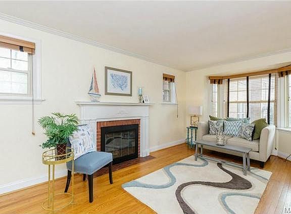 5th image of 821 Westwood Dr APT 1N
