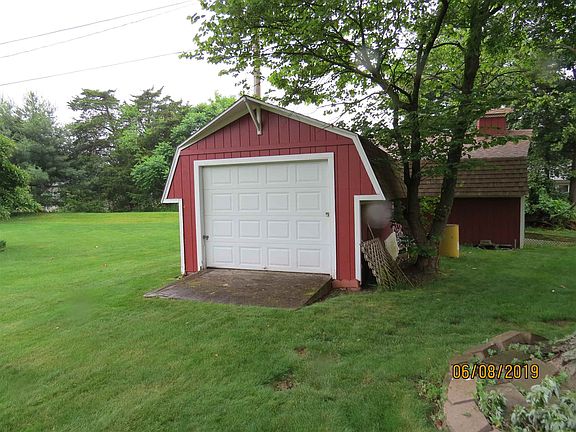 4th image of 52928 Glenmoor St