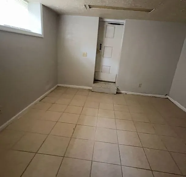 1901 Dellwood Ave — Photo 9