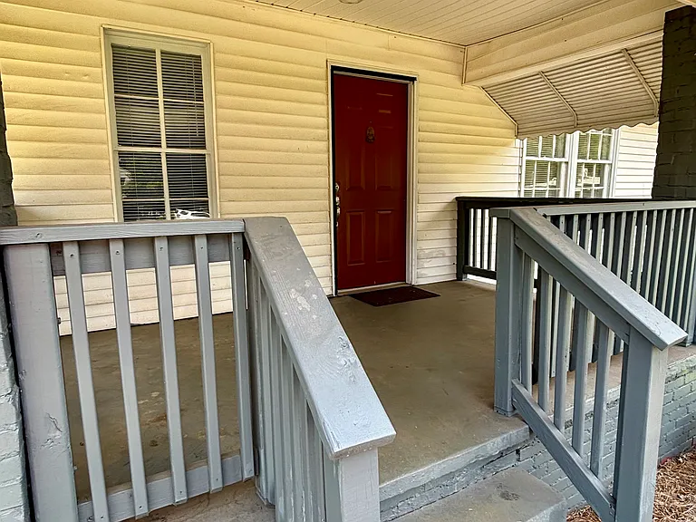 126 S Rocksprings St — Photo 2
