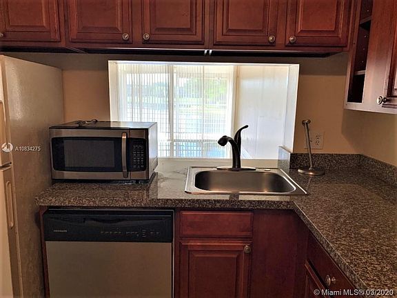 4th image of 9420 Poinciana Pl APT 201