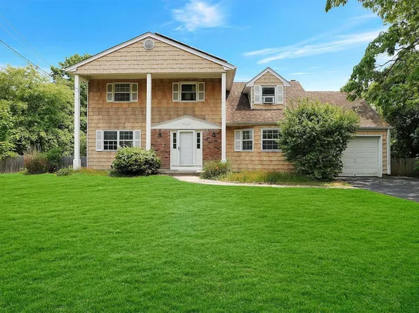 901 Sycamore Avenue, Bohemia, NY 11716