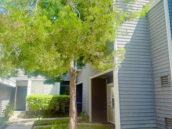 25367 Pine Creek Ln, Wilmington, CA 90744