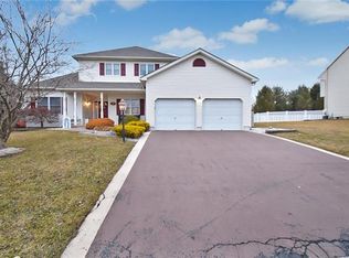 204 Kurt Dr, Nazareth, PA 18064