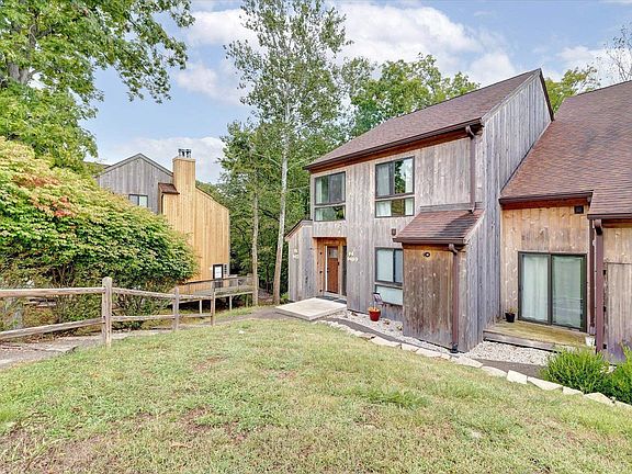 2nd image of 9469 S Pointe Lasalles Dr