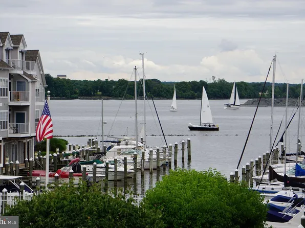 299 Girard St APT C, Havre De Grace, MD 21078