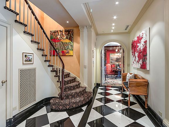 3rd image of 25 Sutton Pl