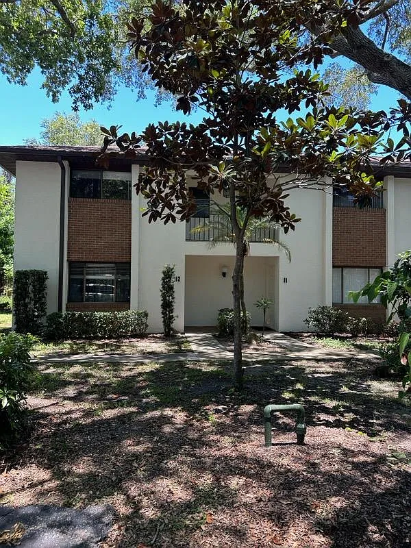 2 bed, 1.5 bath, 1250 sqft, $1,700 — Photo 3