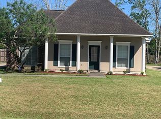 9522 Overwood Dr, Greenwell Springs, LA 70739