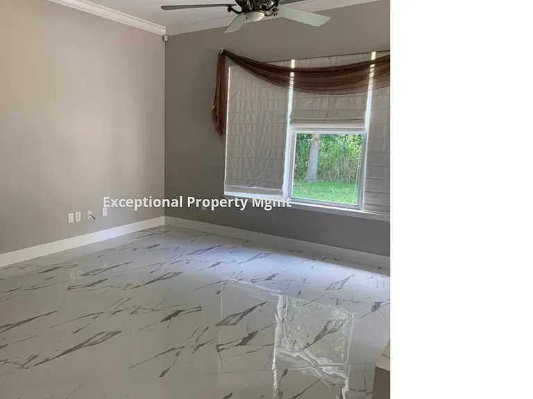 9811 Las Casas Dr — Photo 6