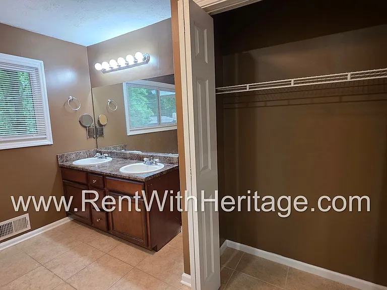 6190 Knights Ln — Photo 41