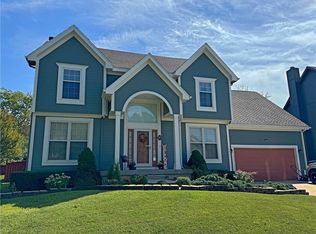 13821 S Blackfoot Dr, Olathe, KS 66062