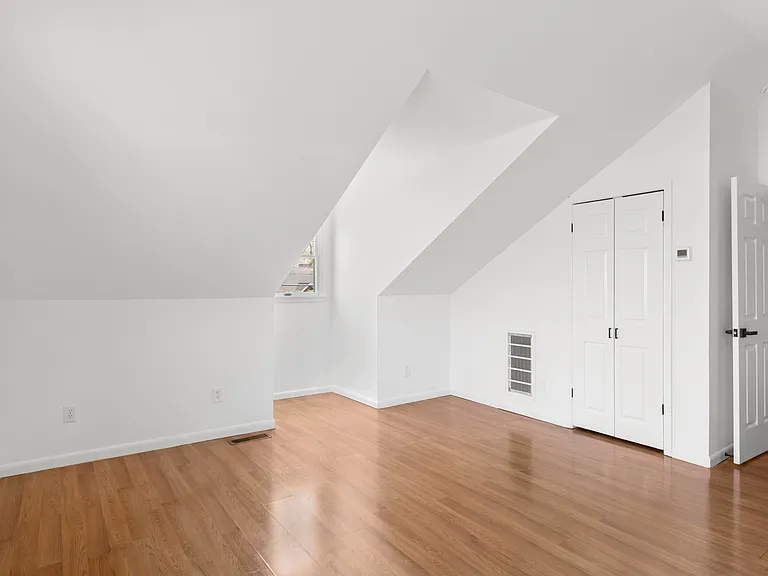 6 Oakwood Rd — Photo 12