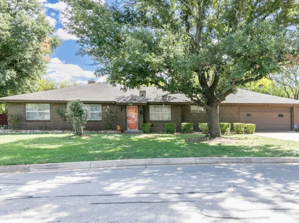 1833 Lucas Dr, Fort Worth, TX 76112
