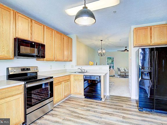 5th image of 127 Heather Stone Way