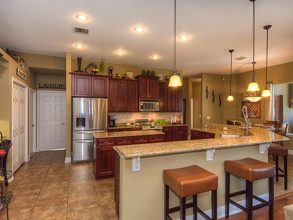 2nd image of 1112 Carriage Park Dr