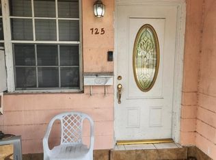 725 NW 199th St, Miami Gardens, FL 33169