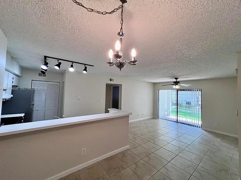 640 S Park Rd — Photo 8