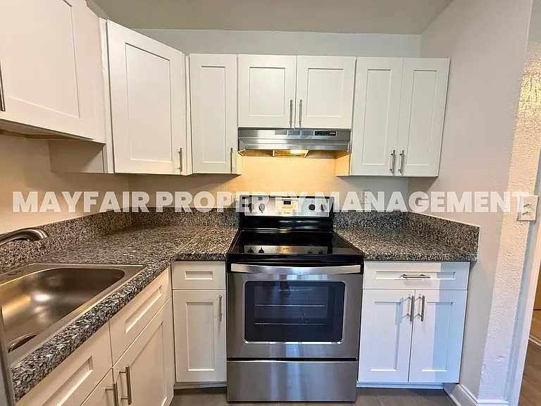 240 SW 8th St #2 — Photo 7