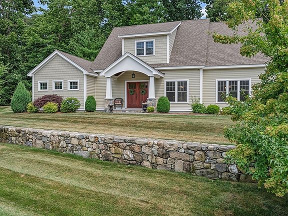 4th image of 10 Great Lake Ln