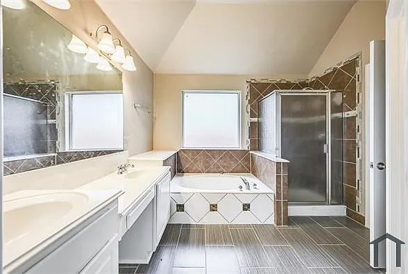 606 Primavera Dr — Photo 11